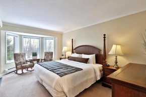 The Birch Ridge- English Gentleman's Room #9 - King Suite in Killington, Vermont, Hot Tub, home
